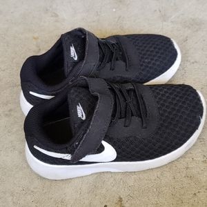 Boys shoes